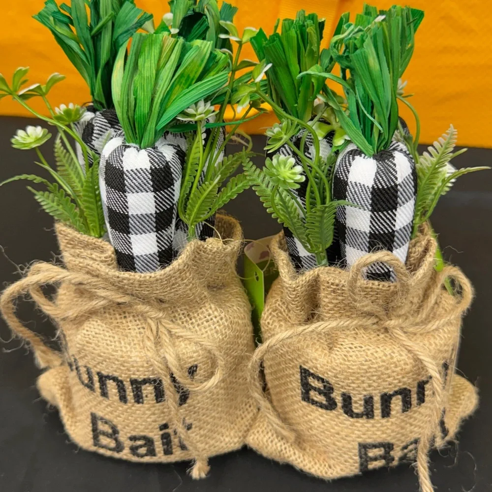 Plaid Carrot Decor in Burlap Bag Bunny Bait Jute Bag 8x5 inches each both new